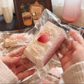 mokk いちごクリームロングトースト　クリーム泥