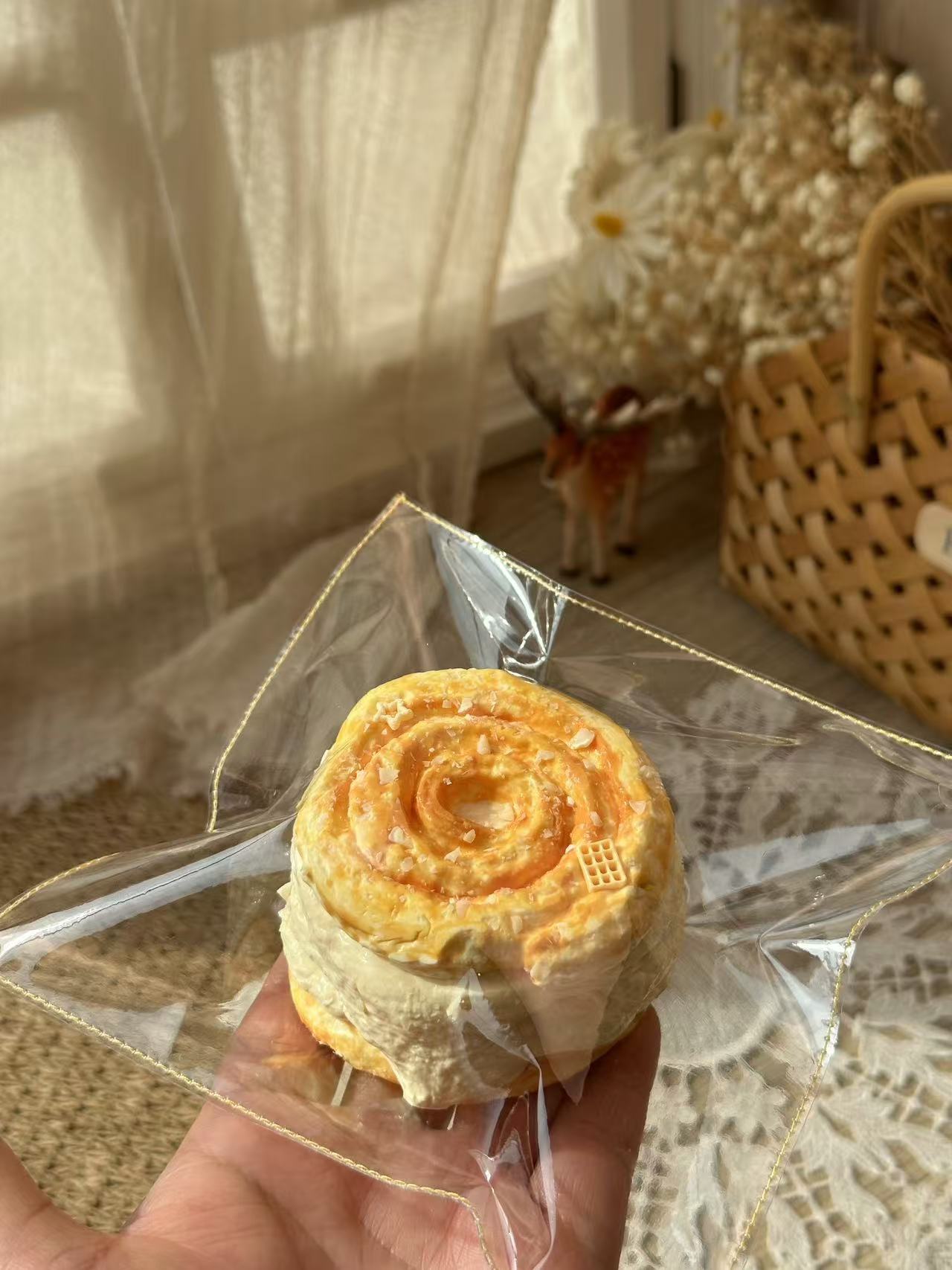 lulu鹿　クッキークリームサンド　クリーム感