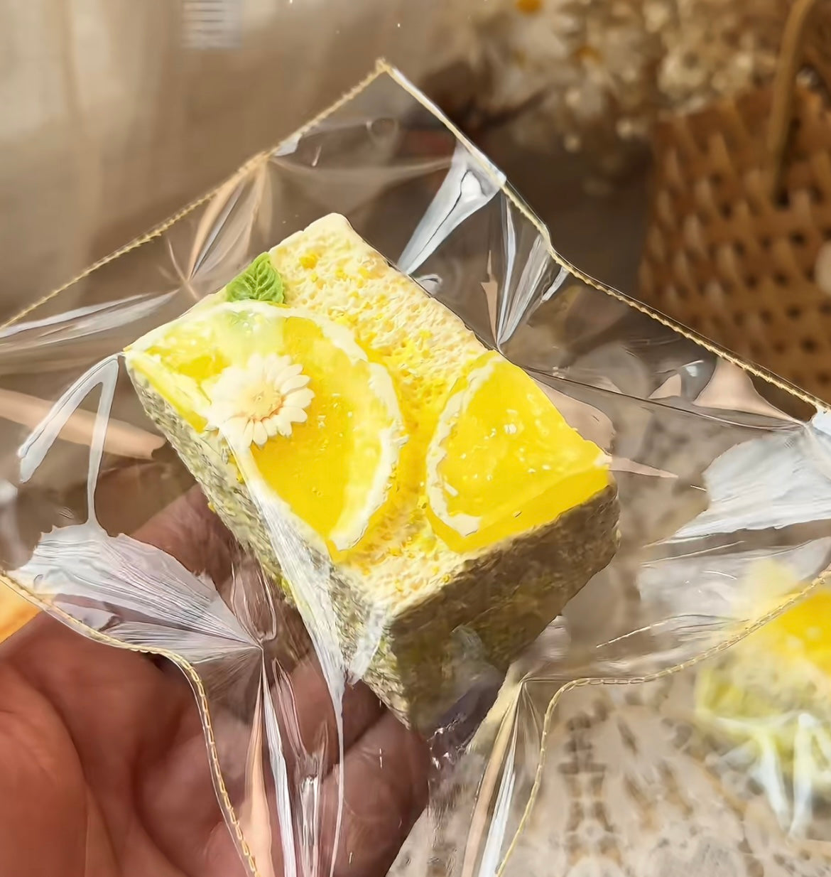 lulu鹿 レモンショートトースト　チーズ感